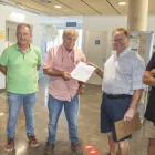 Representants d’Unió de Pagesos van entregar una carta a l’oficina d’Agricultura a Tàrrega. - LAIA PEDRÓS