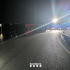 Els serveis d'emergència han rebut l'avís del camió bolcat a les 02.30 hores.