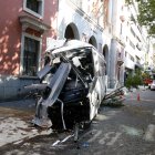 L'autocar accidentat a la rambla de Ferran de Lleida.