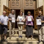 Els impulsors de la mostra, ahir a l’església del Carme. - JORDI ECHEVARRIA