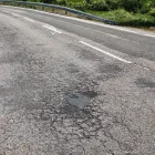Estat de la carretera L-214 al seu pas pel nucli de Cabestany, a Montoliu de Segarra. - JORDI BONILLA