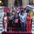 Illa es va fotografiar al Parlament amb ERC, Comuns i agents socials després d’aprovar els Pressupostos. - DAVID ZORRAKINO/EUROPA PRESS