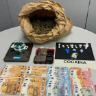 La droga i els objectes requisats al pis del detingut. - MOSSOS D’ESQUADRA