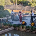 Bru. El projecte liderat per la cantant lleidatana Berta Saura va obrir ahir l’última jornada del festival amb un concert íntim. - JOAN TEIXIDÓ