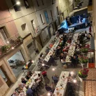 El carrer Major, convertit en un restaurant a l’aire lliure. - MARISSA PUIGFEL