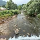 El riu Segre presenta aquest aspecte de sequedat al seu pas per la Seu d’Urgell aquests dies. - AJUNTAMENT DE LA SEU D’URGELL