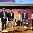 Els alcaldes de Lleida, Cunit, Tàrrega i Girona, a la taula redona que va moderar Mercè March. - SANTI IGLESIAS