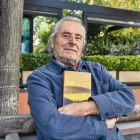 Pere Rovira, amb el seu dietari ‘Vida i miratges’. - PAU PASCUAL PRAT