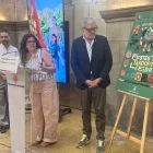 Sonia Sierra va explicar que en la composició hi ha dos bastoners i elements representatius de Lleida. - LA PAERIA