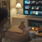 La campanya posa el focus en l’accés a la televisió gratuït. - SHUTTERSTOCK