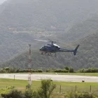 Un helicòpter a l’heliport de Tírvia. - EDGAR ALDANA