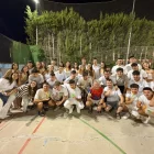 Els participants de la cinquena edició del torneig de voleibol de Rosselló, en una foto de família.