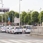 Diversos taxis ahir a la parada de l’estació de trens. - SEGRE