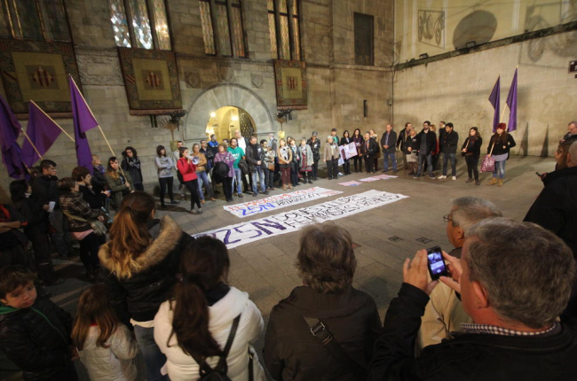 Imatge d’arxiu d’una concentració contra la violència masclista a la plaça Paeria.