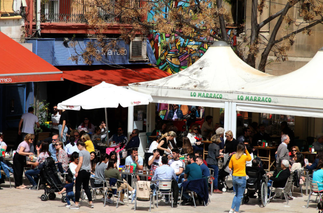 Las terrazas de bares proliferan en la ciudad de Lleida.