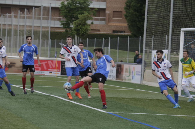 El Torrefarrera  y el Castellserà jugaron un buen partido que acabó anotándose el equipo local. 