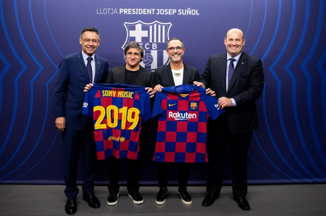 Un moment de la presentació de l’acord entre el FC Barcelona i la firma Sony.