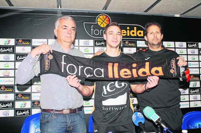 Djukan Djukanovic va ser presentat ahir com a nou jugador de l’ICG Força Lleida i demà debutarà.
