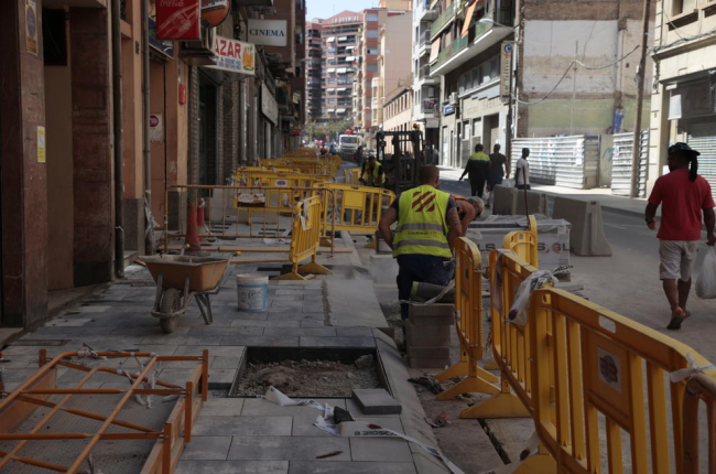 Pren forma el ‘nou’ carrer Anselm Clavé, que tindrà un sol carril