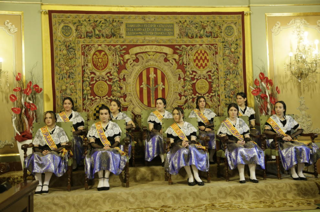 Les pubilles de Lleida, amb el vestit tradicional, al pregó de les últimes Festes de Maig.