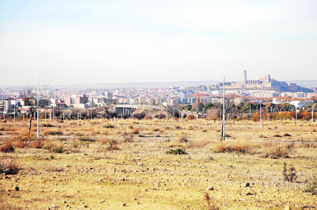 Vista parte de los terrenos del parque comercial de Torre Salses, entre Magraners y La Bordeta.
