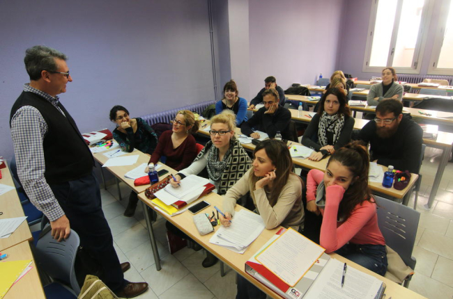 Un curs de preparació d’oposicions que l’acadèmia General d’Estudis ofereix els dissabtes.