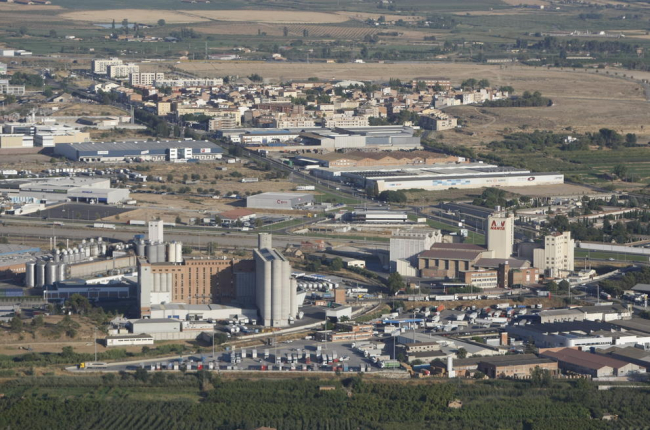 Vista del polígono industrial de El Segre en Lleida.
