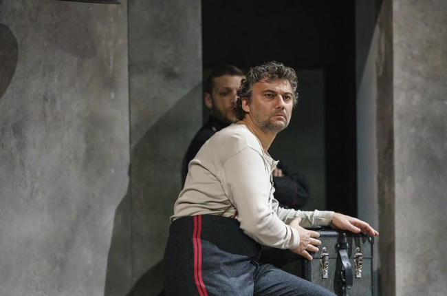 El tenor Jonas Kaufmann, durant l’actuació a l’òpera de Verdi.