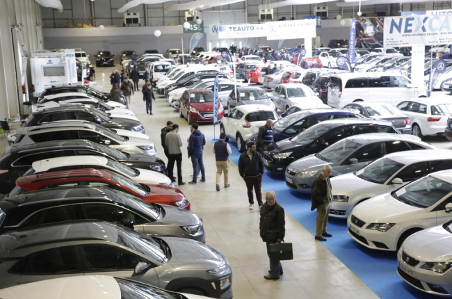 El saló automobilístic compta amb gairebé 6.000 metres quadrats d’expositors als Camps Elisis.