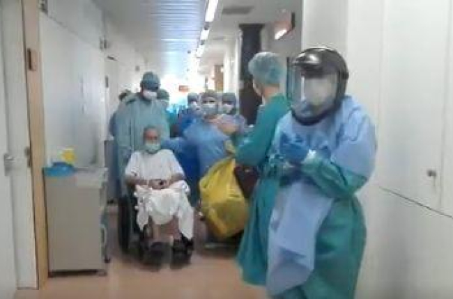 VÍDEO | Així d'emocionant ha estat la primera alta d'un pacient de covid-19 a l'hospital Santa Maria de Lleida