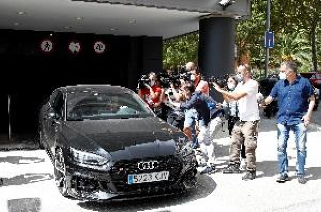 El pare de Messi confirma que el jugador es planteja complir el seu contracte amb el Barça