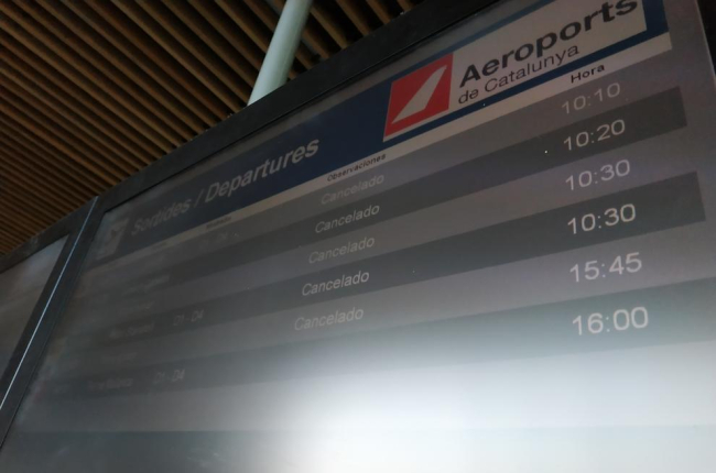 La previsió de boira a Alguaire torna a desviar els vols del Regne Unit a Reus