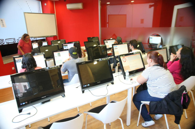 Imagen de archivo de una clase teórica en la Autoescola Pallars de la ciudad de Lleida.