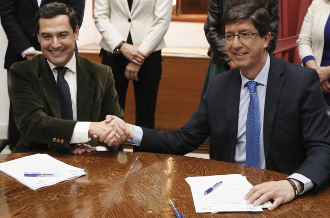 Juanma Moreno y Juan Marín sellaron así su acuerdo de gobierno para la Junta de Andalucía.