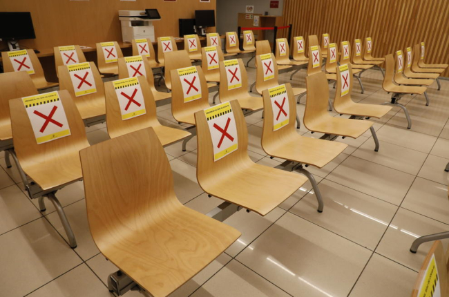 Durante el confinamiento, los profesionales sanitarios instaron a la población a quedarse en casa.