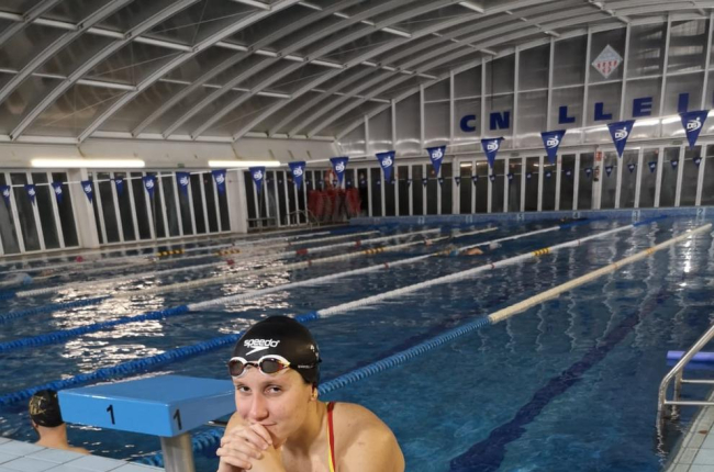 Paula Juste, en foto de archivo, en la piscina cubierta de su club, el CN Lleida.