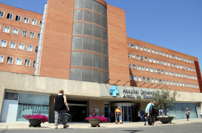 La fachada del hospital Arnau de Vilanova de Lleida