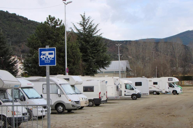 La zona de estacionamiento de autocaravanas de La Seu.