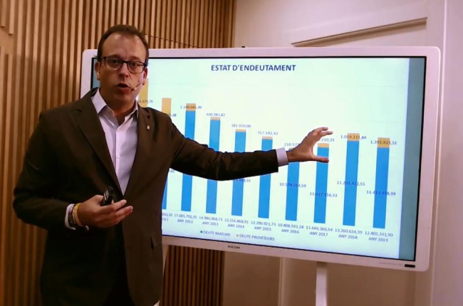 La charla del alcalde se hizo este año en formato ‘online’.