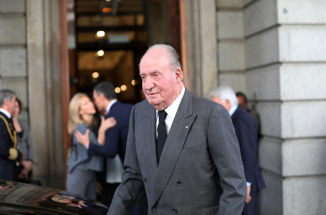 Juan Carlos I presuntamente “regaló” a Corinna 65 millones.