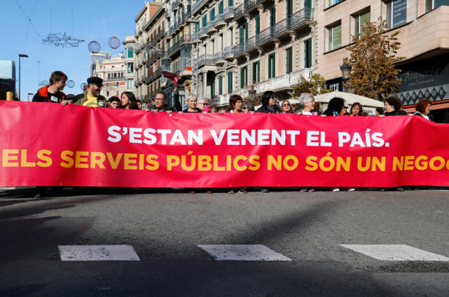 Cabeza de la manifestación contra la “ley Aragonès”.