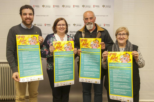La Societat de Sant Antoni Abat organiza la fiesta.