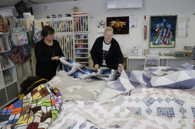 Mercè Codesal y Rosa Oliu son las impulsoras de esta exposición que tendrá lugar en el Parador.