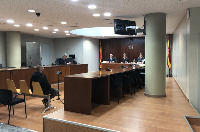El juicio por conformidad se celebró ayer en la Audiencia de Lleida. 