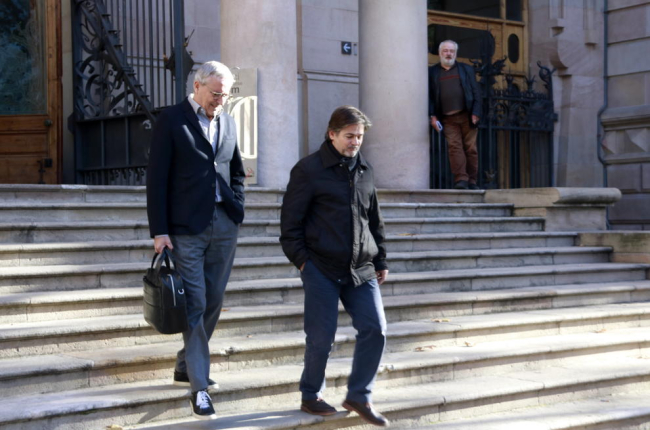 Imagen de archivo de Oriol Pujol junto a su abogado a las puertas de los juzgados