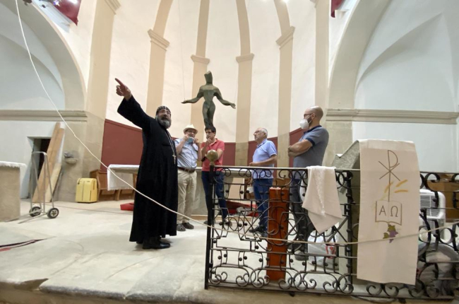 Els preparatius del santuari del Sant Dubte, que acollirà la comunitat copta ortodoxa.