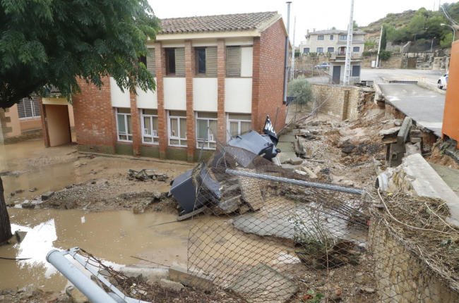 El patio del colegio de Vinaixa y la escuela 'bressol', devastados