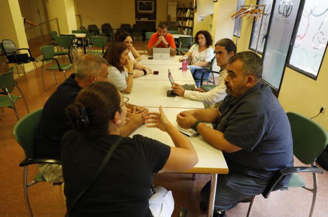 La reunión entre vecinos afectados y la asociación de Pardinyes.
