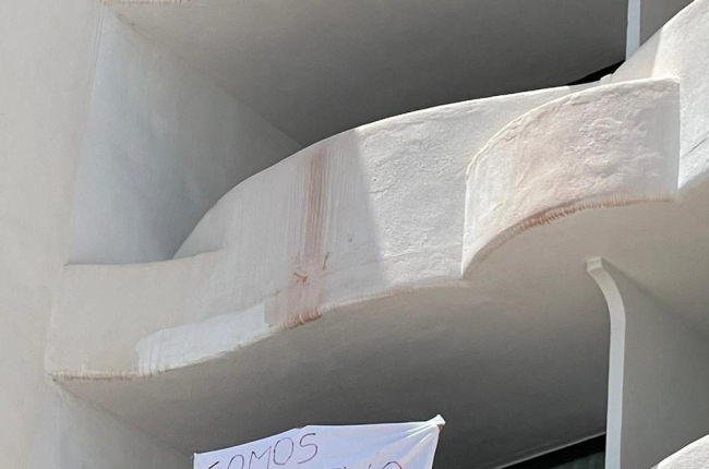 Estudiant gallega confinada en una habitació de l'hotel Bellver de Mallorca pel macrobrot que va afectar joves participants en viatges de fi de curs a l'illa.