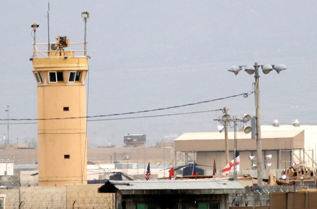 Vista de la base militar nord-americana de Bagram, a les proximitats de Kabul.